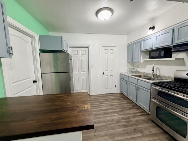 803 Houghton, ROCKFORD, Illinois 61102, 2 Bedrooms Bedrooms, ,2 BathroomsBathrooms,House,For Sale,Houghton,202507047