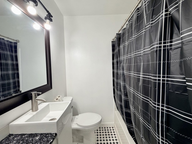 803 Houghton, ROCKFORD, Illinois 61102, 2 Bedrooms Bedrooms, ,2 BathroomsBathrooms,House,For Sale,Houghton,202507047