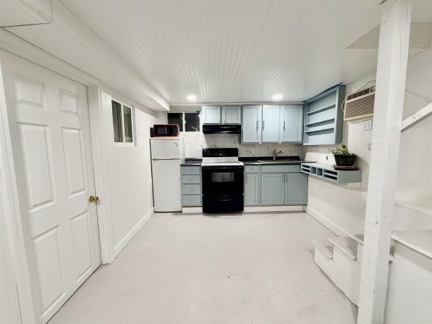 803 Houghton, ROCKFORD, Illinois 61102, 2 Bedrooms Bedrooms, ,2 BathroomsBathrooms,House,For Sale,Houghton,202507047