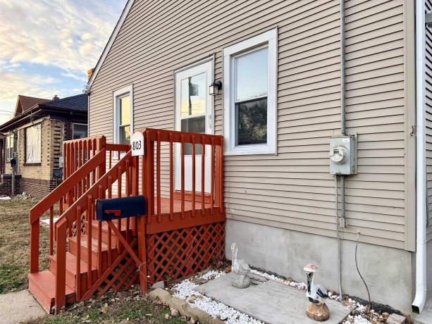 803 Houghton, ROCKFORD, Illinois 61102, 2 Bedrooms Bedrooms, ,2 BathroomsBathrooms,House,For Sale,Houghton,202507047
