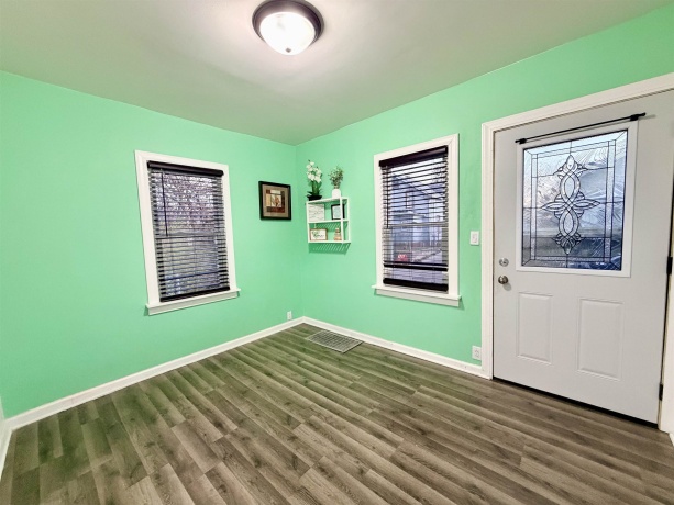 803 Houghton, ROCKFORD, Illinois 61102, 2 Bedrooms Bedrooms, ,2 BathroomsBathrooms,House,For Sale,Houghton,202507047