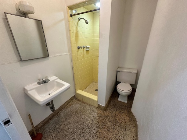 24-26 Galena, FREEPORT, Illinois 61032, ,5+ Units,For Sale,Galena,202503314