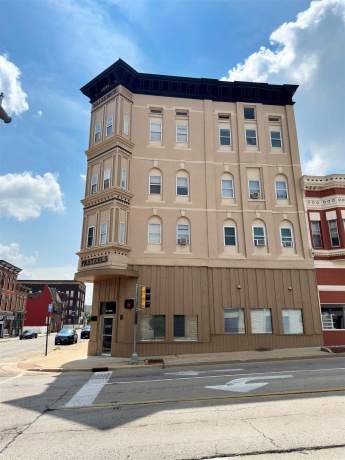 24-26 Galena, FREEPORT, Illinois 61032, ,5+ Units,For Sale,Galena,202503314