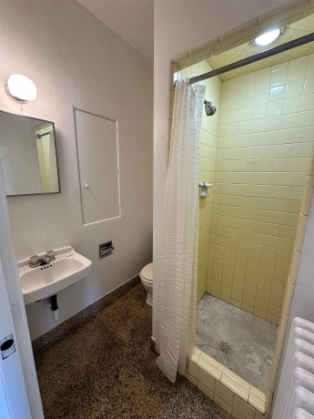 24-26 Galena, FREEPORT, Illinois 61032, ,5+ Units,For Sale,Galena,202503314