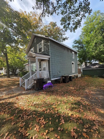 328 Douglas, FREEPORT, Illinois 61032, ,2 Units,For Sale,Douglas,202505932