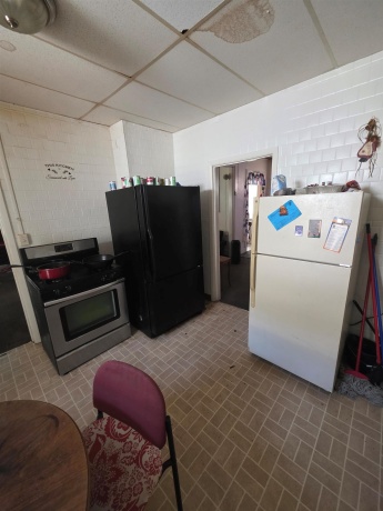 328 Douglas, FREEPORT, Illinois 61032, ,2 Units,For Sale,Douglas,202505932