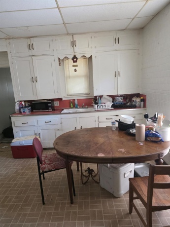 328 Douglas, FREEPORT, Illinois 61032, ,2 Units,For Sale,Douglas,202505932