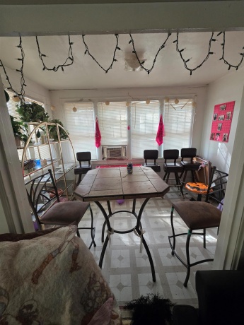 328 Douglas, FREEPORT, Illinois 61032, ,2 Units,For Sale,Douglas,202505932