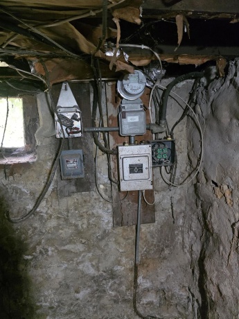 328 Douglas, FREEPORT, Illinois 61032, ,2 Units,For Sale,Douglas,202505932