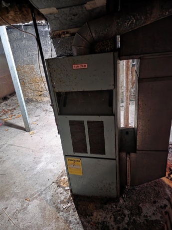 328 Douglas, FREEPORT, Illinois 61032, ,2 Units,For Sale,Douglas,202505932