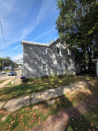 328 Douglas, FREEPORT, Illinois 61032, ,2 Units,For Sale,Douglas,202505932