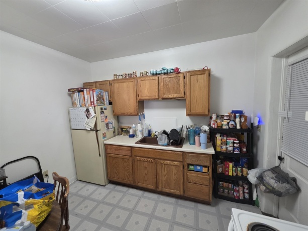 328 Douglas, FREEPORT, Illinois 61032, ,2 Units,For Sale,Douglas,202505932