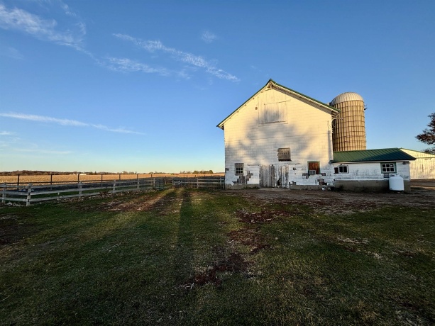 12916 Grange Hall, CAPRON, Illinois 61012, 4 Bedrooms Bedrooms, ,2 BathroomsBathrooms,House,For Sale,Grange Hall,202507073