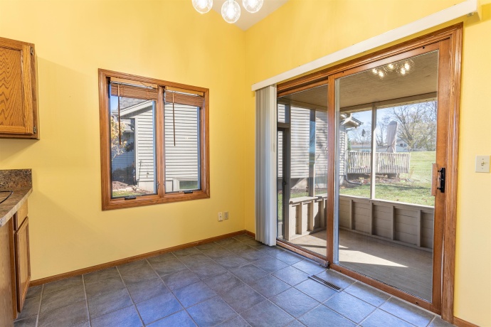 5269 Windsor, LOVES PARK, Illinois 61111, 2 Bedrooms Bedrooms, ,2 BathroomsBathrooms,Condominium,For Sale,Windsor,202507074