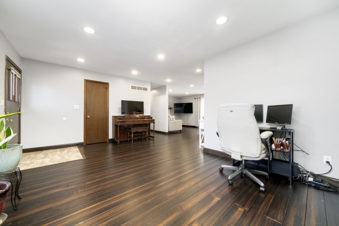 6525 Broadview, BELVIDERE, Illinois 61008, 2 Bedrooms Bedrooms, ,2 BathroomsBathrooms,House,For Sale,Broadview,202507075