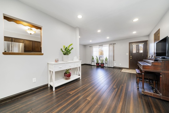 6525 Broadview, BELVIDERE, Illinois 61008, 2 Bedrooms Bedrooms, ,2 BathroomsBathrooms,House,For Sale,Broadview,202507075