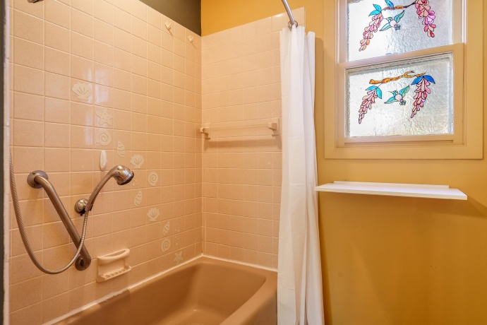 3107 La Salle, ROCKFORD, Illinois 61114, 5 Bedrooms Bedrooms, ,2 BathroomsBathrooms,House,For Sale,La Salle,202507081