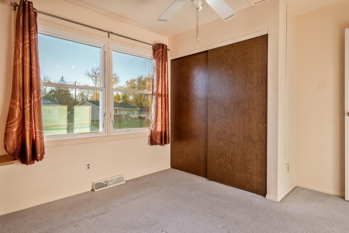 3107 La Salle, ROCKFORD, Illinois 61114, 5 Bedrooms Bedrooms, ,2 BathroomsBathrooms,House,For Sale,La Salle,202507081