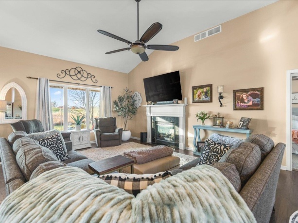 7236 Ridge, CHERRY VALLEY, Illinois 61016, 3 Bedrooms Bedrooms, ,2 BathroomsBathrooms,House,For Sale,Ridge,202507083