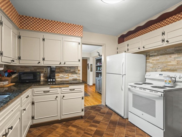 328 Vale, ROCKFORD, Illinois 61108, 3 Bedrooms Bedrooms, ,2 BathroomsBathrooms,House,For Sale,Vale,202507085