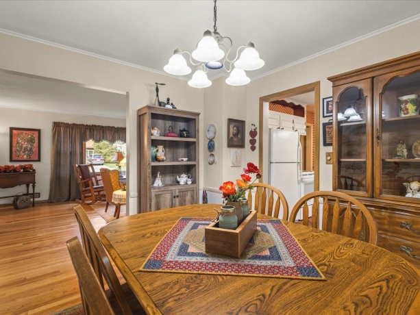 328 Vale, ROCKFORD, Illinois 61108, 3 Bedrooms Bedrooms, ,2 BathroomsBathrooms,House,For Sale,Vale,202507085