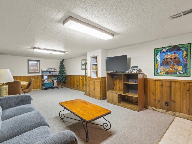 328 Vale, ROCKFORD, Illinois 61108, 3 Bedrooms Bedrooms, ,2 BathroomsBathrooms,House,For Sale,Vale,202507085