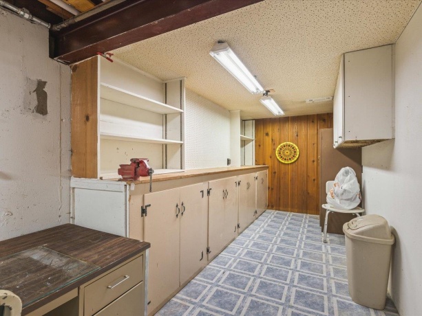 328 Vale, ROCKFORD, Illinois 61108, 3 Bedrooms Bedrooms, ,2 BathroomsBathrooms,House,For Sale,Vale,202507085