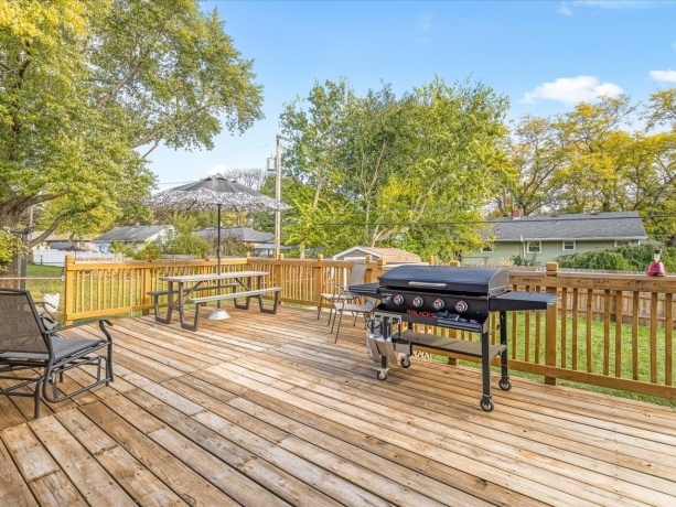 328 Vale, ROCKFORD, Illinois 61108, 3 Bedrooms Bedrooms, ,2 BathroomsBathrooms,House,For Sale,Vale,202507085