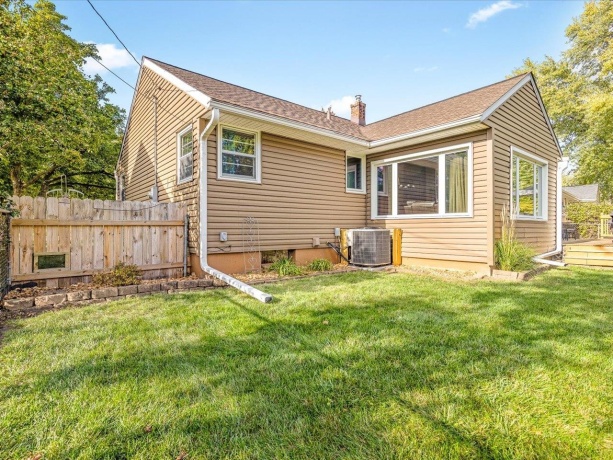 328 Vale, ROCKFORD, Illinois 61108, 3 Bedrooms Bedrooms, ,2 BathroomsBathrooms,House,For Sale,Vale,202507085