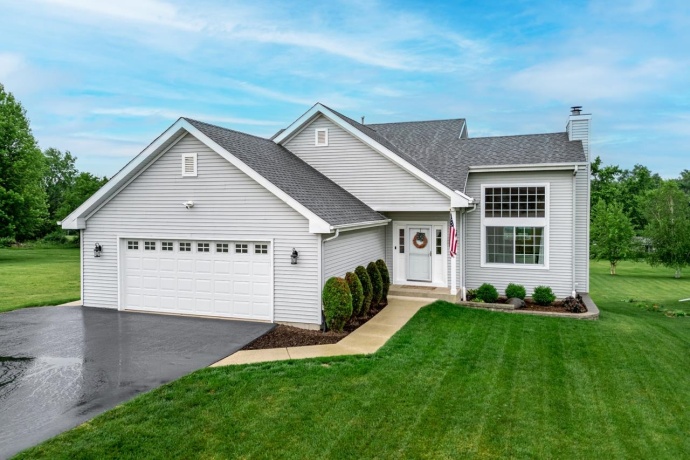 2108 Lake Summerset, LAKE SUMMERSET, Illinois 61019, 4 Bedrooms Bedrooms, ,2 BathroomsBathrooms,House,For Sale,Lake Summerset,202503425