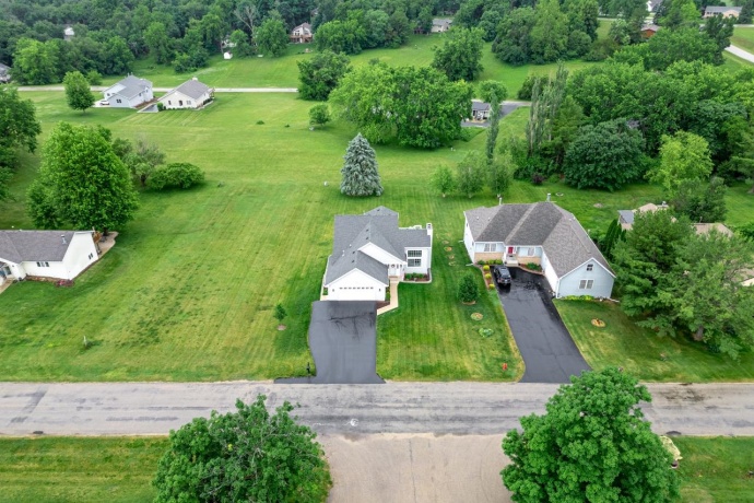 2108 Lake Summerset, LAKE SUMMERSET, Illinois 61019, 4 Bedrooms Bedrooms, ,2 BathroomsBathrooms,House,For Sale,Lake Summerset,202503425