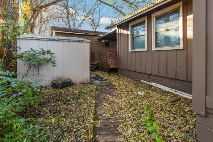 506 Eells, DIXON, Illinois 61021, 3 Bedrooms Bedrooms, ,1 BathroomBathrooms,House,For Sale,Eells,202507086