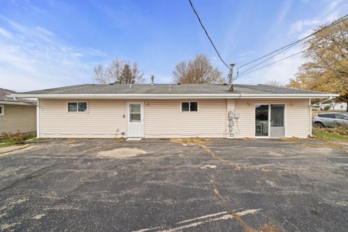 601 1st, MOUNT MORRIS, Illinois 61054, 2 Bedrooms Bedrooms, ,1 BathroomBathrooms,House,For Sale,1st,202507088