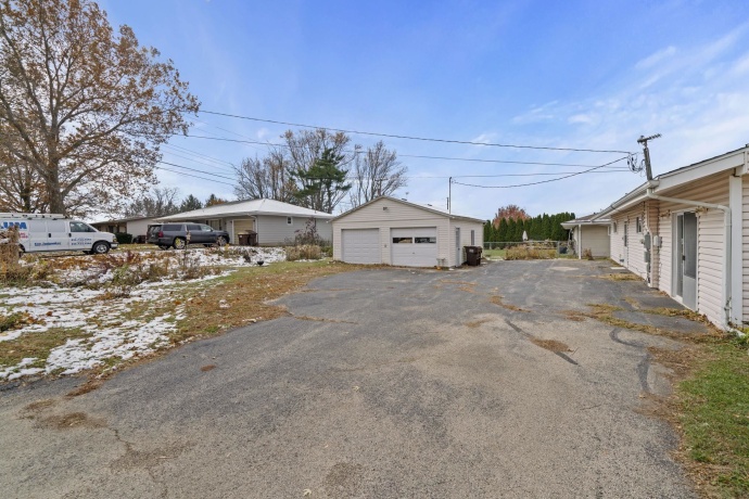 601 1st, MOUNT MORRIS, Illinois 61054, 2 Bedrooms Bedrooms, ,1 BathroomBathrooms,House,For Sale,1st,202507088