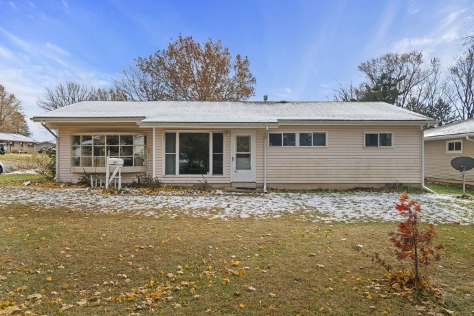 601 1st, MOUNT MORRIS, Illinois 61054, 2 Bedrooms Bedrooms, ,1 BathroomBathrooms,House,For Sale,1st,202507088