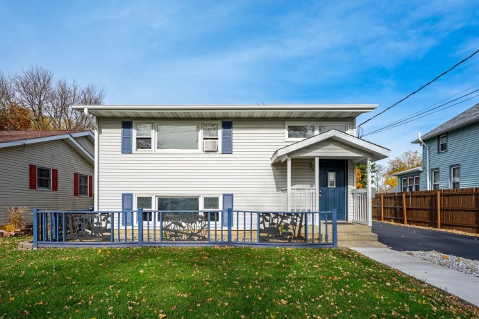 729 Perry, BELVIDERE, Illinois 61008, 3 Bedrooms Bedrooms, ,1 BathroomBathrooms,House,For Sale,Perry,202507095