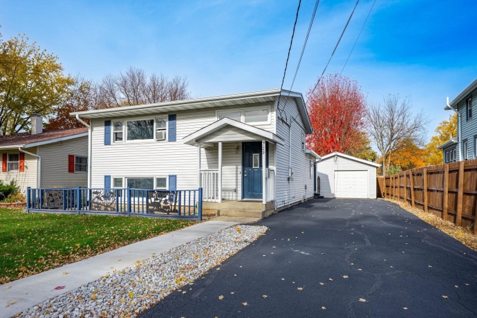 729 Perry, BELVIDERE, Illinois 61008, 3 Bedrooms Bedrooms, ,1 BathroomBathrooms,House,For Sale,Perry,202507095