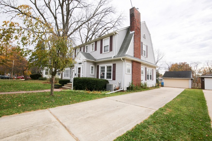 311 Brayton, MOUNT MORRIS, Illinois 61054, 4 Bedrooms Bedrooms, ,2 BathroomsBathrooms,House,For Sale,Brayton,202507102