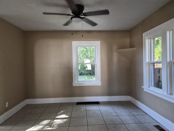 1918 Auburn, ROCKFORD, Illinois 61103, 3 Bedrooms Bedrooms, ,1 BathroomBathrooms,House,For Sale,Auburn,202506020