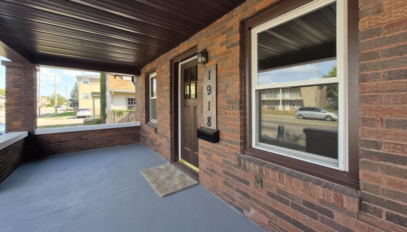 1918 Auburn, ROCKFORD, Illinois 61103, 3 Bedrooms Bedrooms, ,1 BathroomBathrooms,House,For Sale,Auburn,202506020