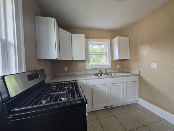 1918 Auburn, ROCKFORD, Illinois 61103, 3 Bedrooms Bedrooms, ,1 BathroomBathrooms,House,For Sale,Auburn,202506020