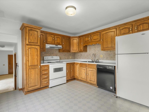 2110 Angle, DAKOTA, Illinois 61018, 4 Bedrooms Bedrooms, ,1 BathroomBathrooms,House,For Sale,Angle,202507106