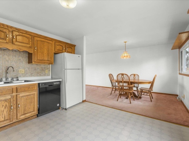 2110 Angle, DAKOTA, Illinois 61018, 4 Bedrooms Bedrooms, ,1 BathroomBathrooms,House,For Sale,Angle,202507106