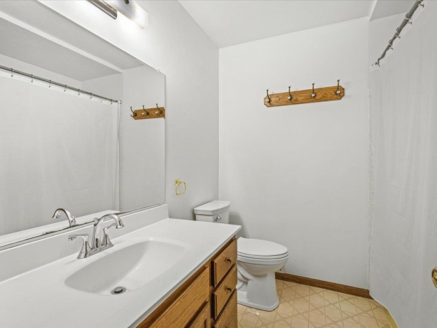 2110 Angle, DAKOTA, Illinois 61018, 4 Bedrooms Bedrooms, ,1 BathroomBathrooms,House,For Sale,Angle,202507106