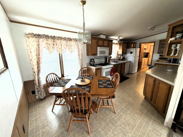 2073 Sunset, BELVIDERE, Illinois 61008, 3 Bedrooms Bedrooms, ,2 BathroomsBathrooms,House,For Sale,Sunset,202507111