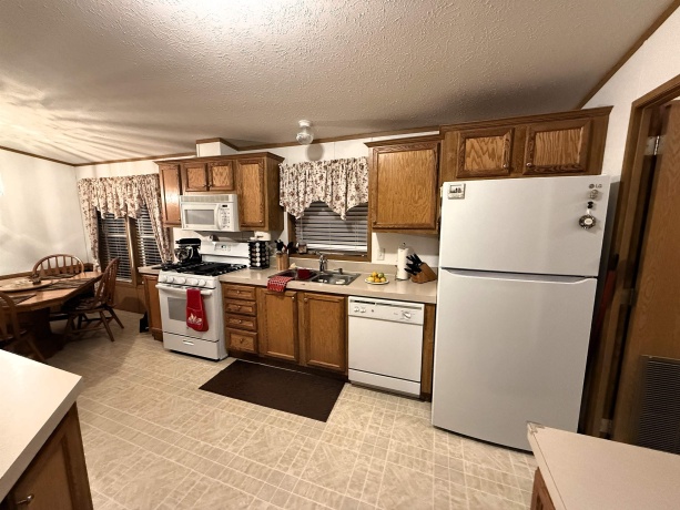 2073 Sunset, BELVIDERE, Illinois 61008, 3 Bedrooms Bedrooms, ,2 BathroomsBathrooms,House,For Sale,Sunset,202507111