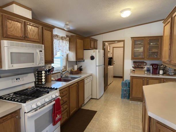 2073 Sunset, BELVIDERE, Illinois 61008, 3 Bedrooms Bedrooms, ,2 BathroomsBathrooms,House,For Sale,Sunset,202507111