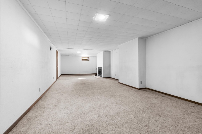 9781 Petunia, MACHESNEY PARK, Illinois 61115, 3 Bedrooms Bedrooms, ,1 BathroomBathrooms,House,For Sale,Petunia,202507112