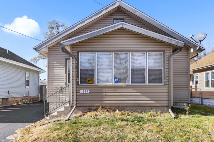 1915 15TH, ROCKFORD, Illinois 61104, 2 Bedrooms Bedrooms, ,1 BathroomBathrooms,House,For Sale,15TH,202507113