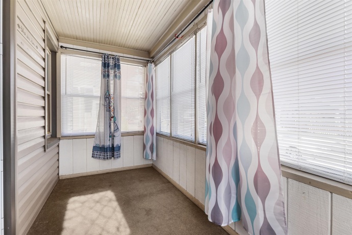 1915 15TH, ROCKFORD, Illinois 61104, 2 Bedrooms Bedrooms, ,1 BathroomBathrooms,House,For Sale,15TH,202507113